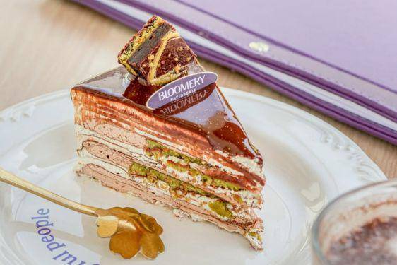 9 Toko Kue Semarang Terdekat, Pencinta Dessert Wajib Coba!