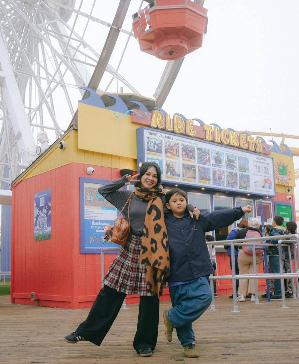 Fashion tumpuk ala Andien