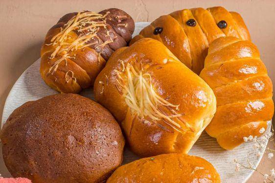 9 Toko Kue Semarang Terdekat, Pencinta Dessert Wajib Coba!