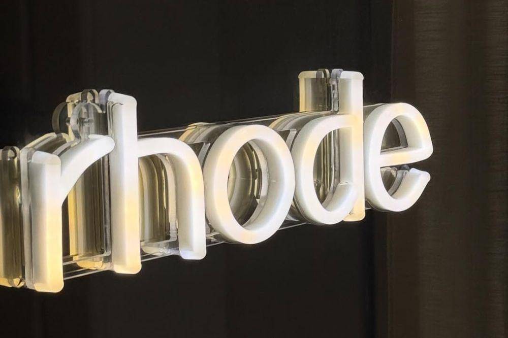 Rhode Milik Hailey Bieber Diakuisisi e.l.f. Beauty Senilai 16,2 T (3).jpg