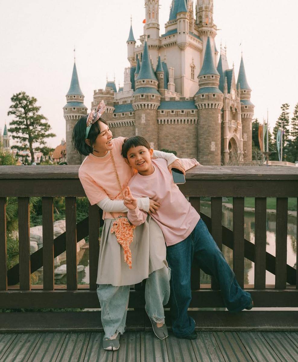 Fashion tumpuk ala Andien