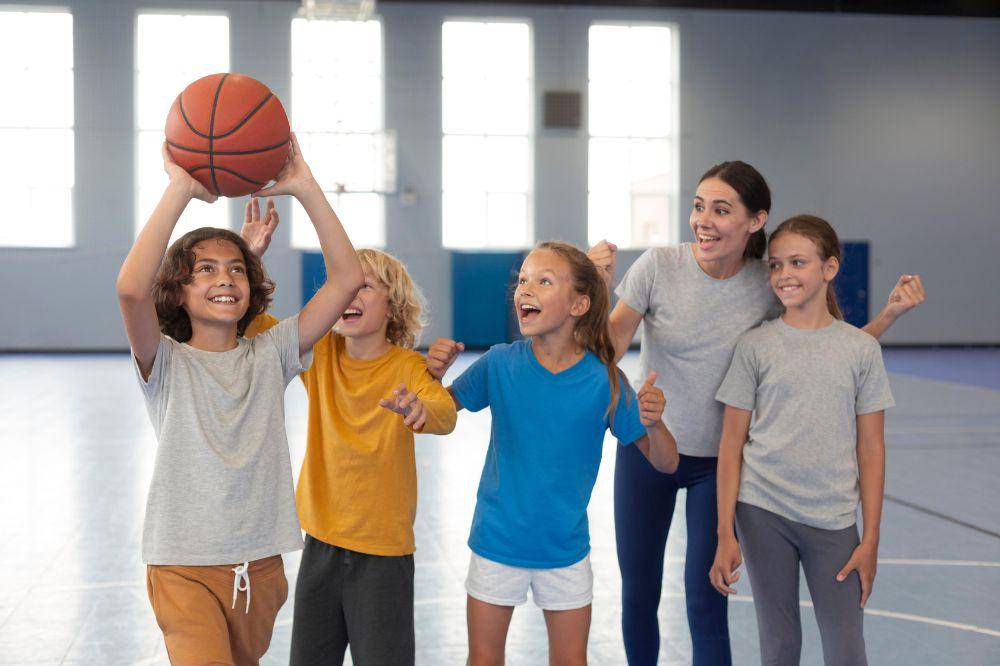 Tim basket anak yang supportif