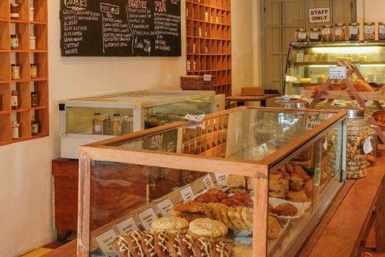 10 Toko Kue Jogja Terdekat, Surganya Pecinta Dessert Lokal 11.jpg