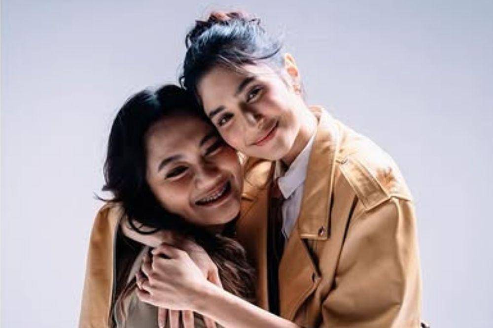Alasan Mikha Tambayong Ajak Keluarga di MV "It's My Time"
