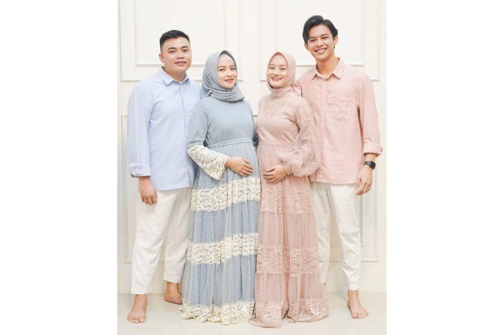 Artis Pamer Baby Bump Bersama Saudara 3.png