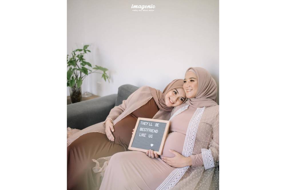 Artis Pamer Baby Bump Bersama Saudara 2.png