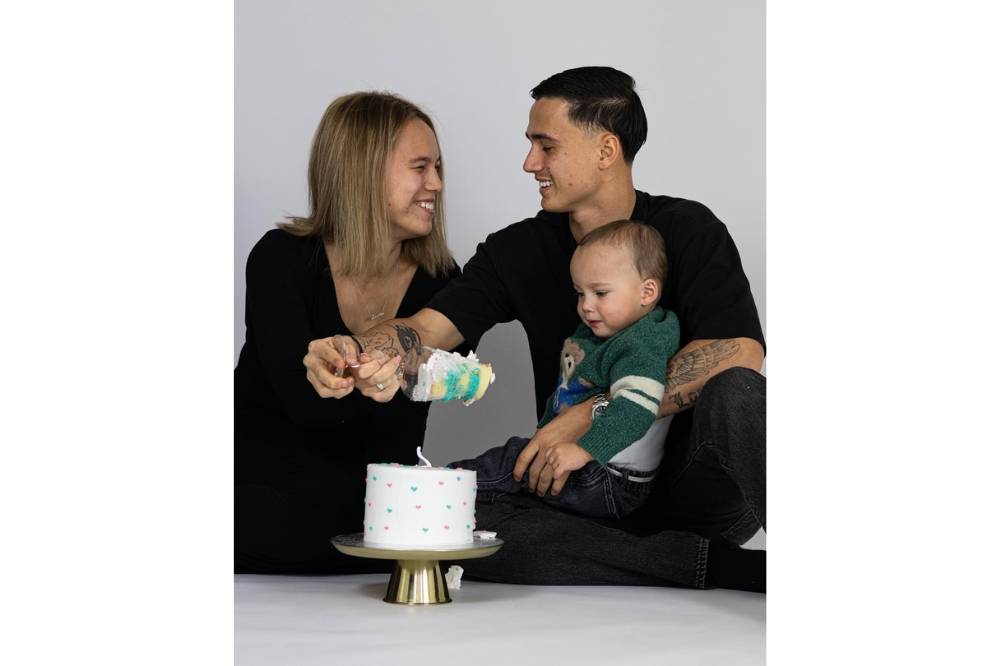 Foto Istri Eliano Reijnders Pamer Baby Bump 7.png
