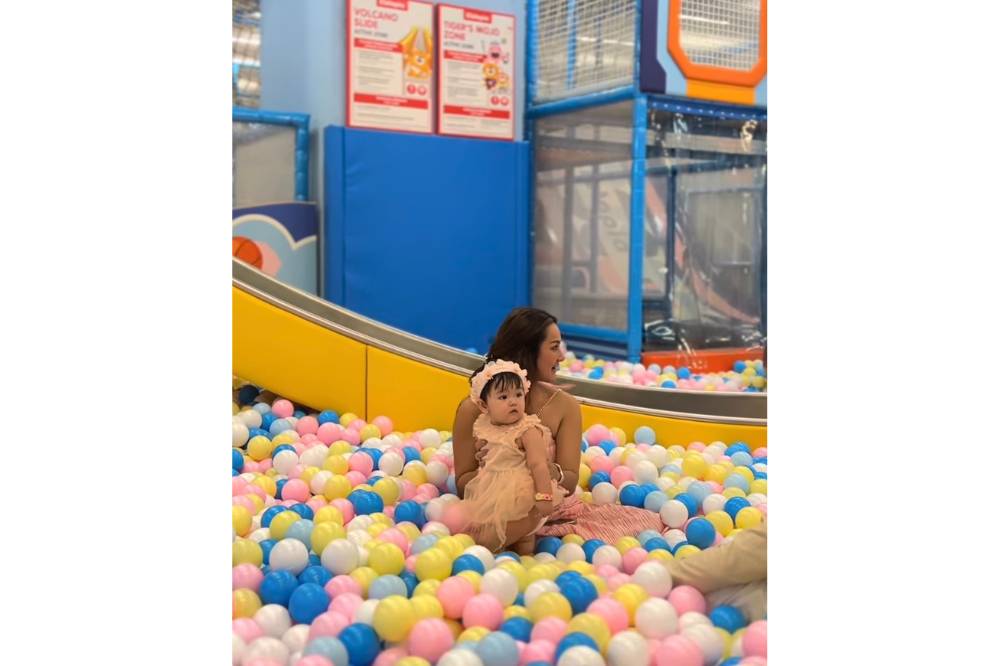 Foto Zeya Anak Tengku Dewi Putri dalam Berbagai Ekspresi 6.png
