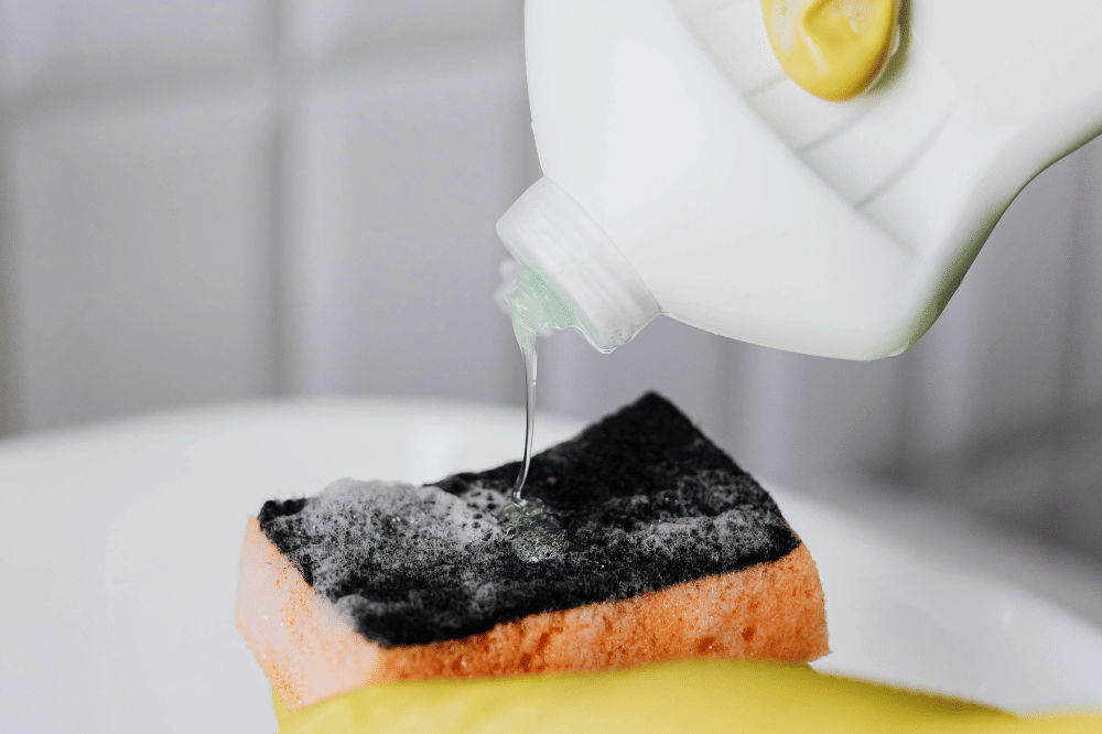 Pencuci piring dan spons