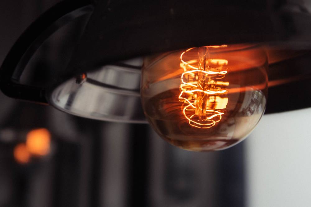 Penyebab Lampu Kedap-Kedip