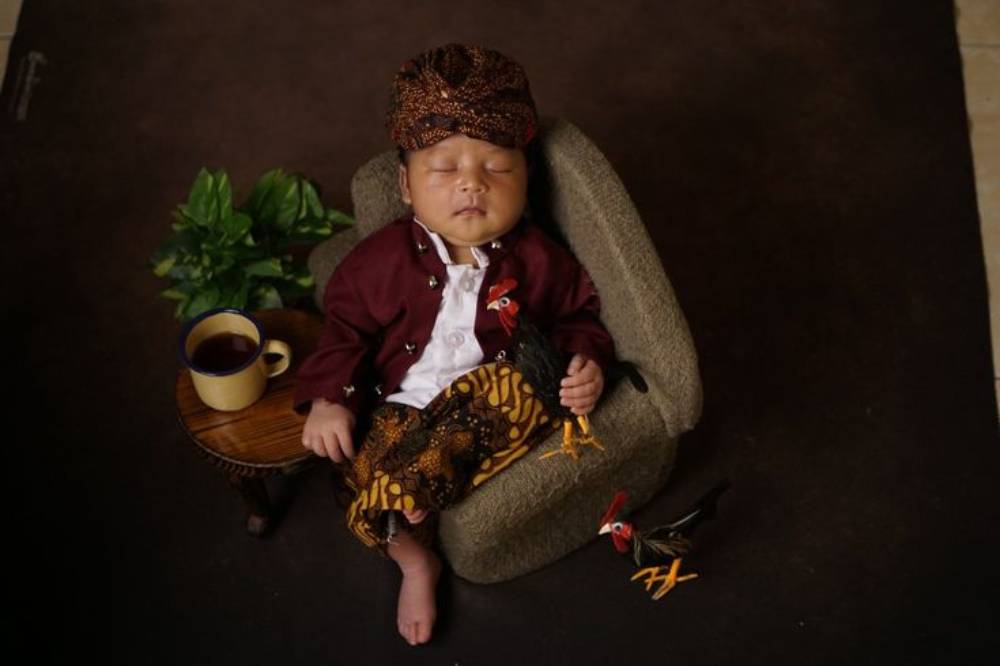 Kostum adat tradisional .png