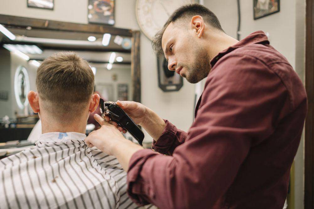 pria di salon.jpg
