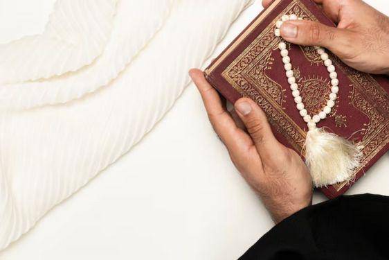 Apa Arti Allahummarzuqna Makhroja, Doa dalam Sujud Terakhir?
