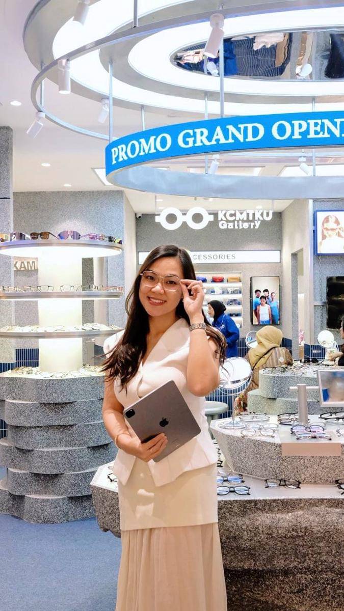 kacamata berdasarkan bentuk wajah, warna frame, dan warna kulit 4.jpg