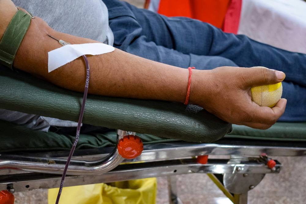 19 Syarat Donor Darah Lengkap yang Wajib Terpenuhi).png