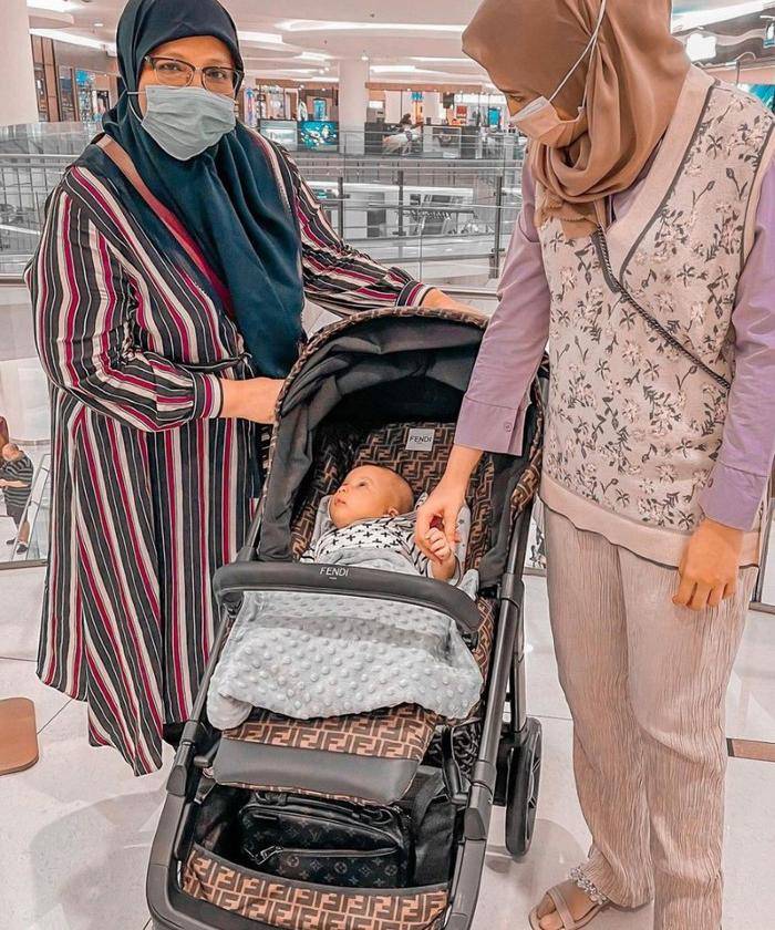 Stroller Anak Artis dengan Harga Fantastis 4.jpg