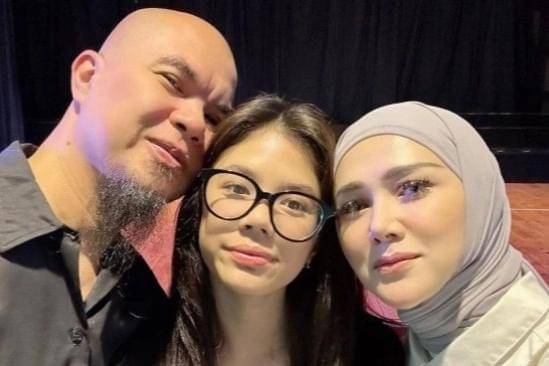 Kisah Cinta Mulan Jameela dan Ahmad Dhani 