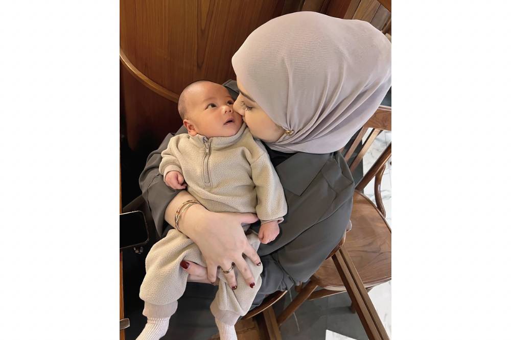 Foto Anak Ketiga Kesha Ratuliu dalam Berbagai Ekspresi 2.PNG