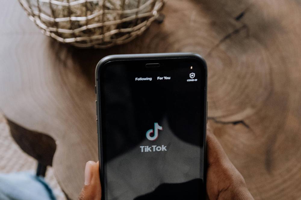 Gadget menampilkan tiktok