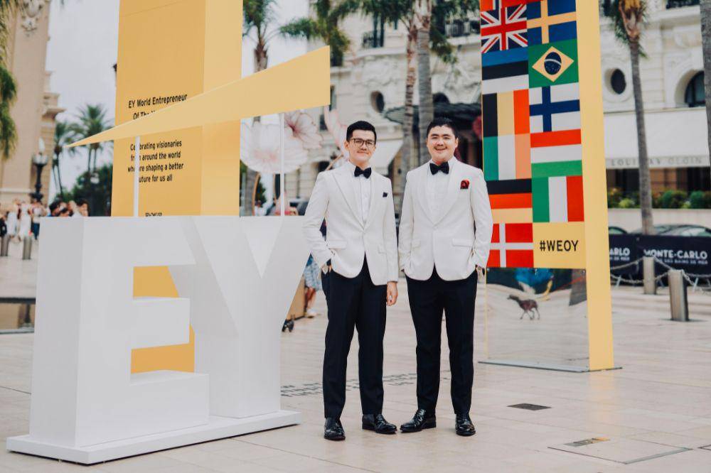 Winston Utomo dan William Utomo Menerima Penghargaan EY World Entrepreneur of the Year 2025