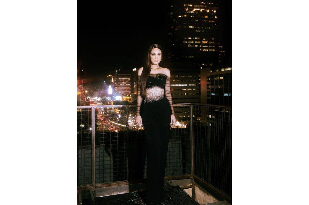 potret luna maya 6.jpg