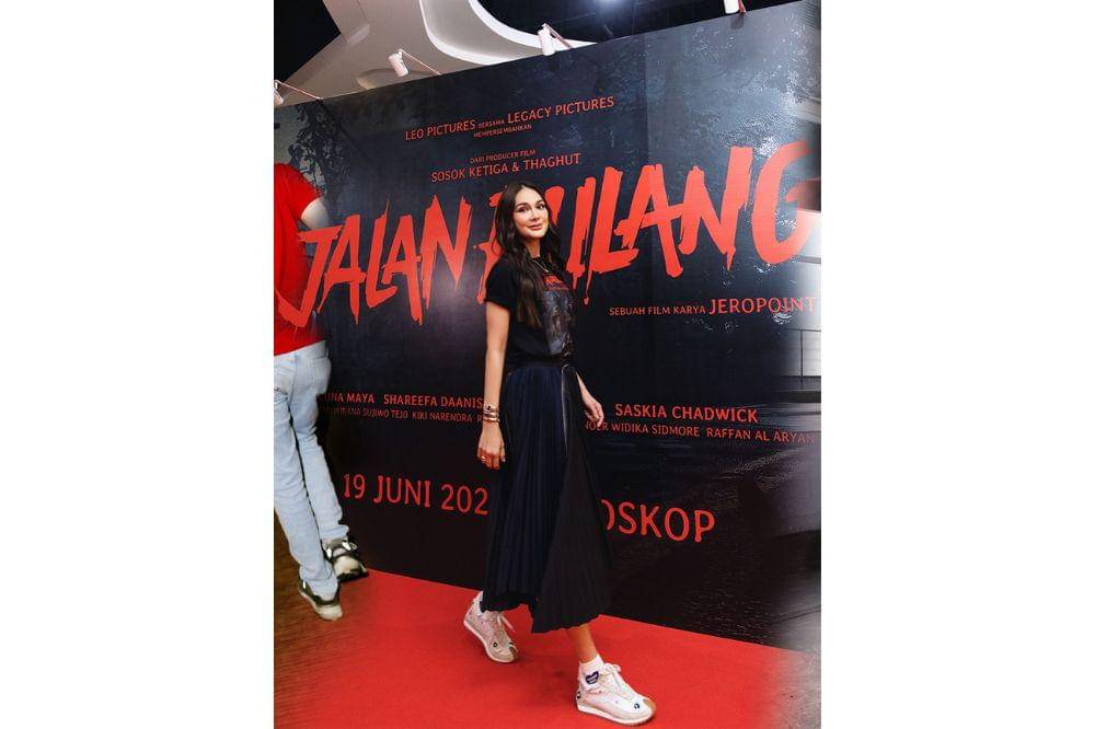 potret luna maya 4.jpg