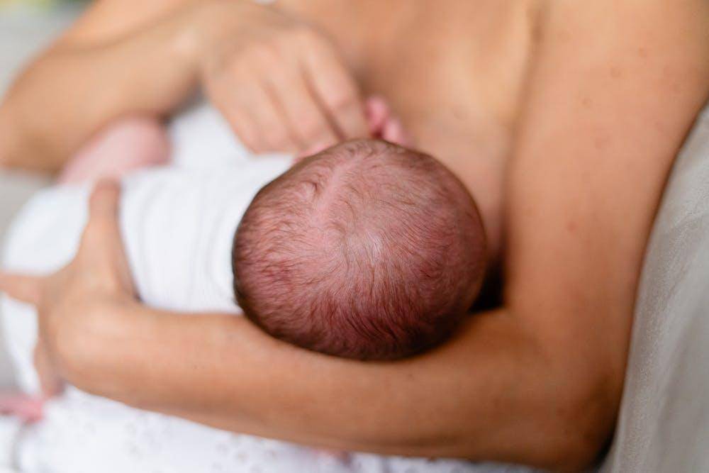 Benarkah Menyusui Bisa Menurunkan Berat Badan? Ini Faktanya
