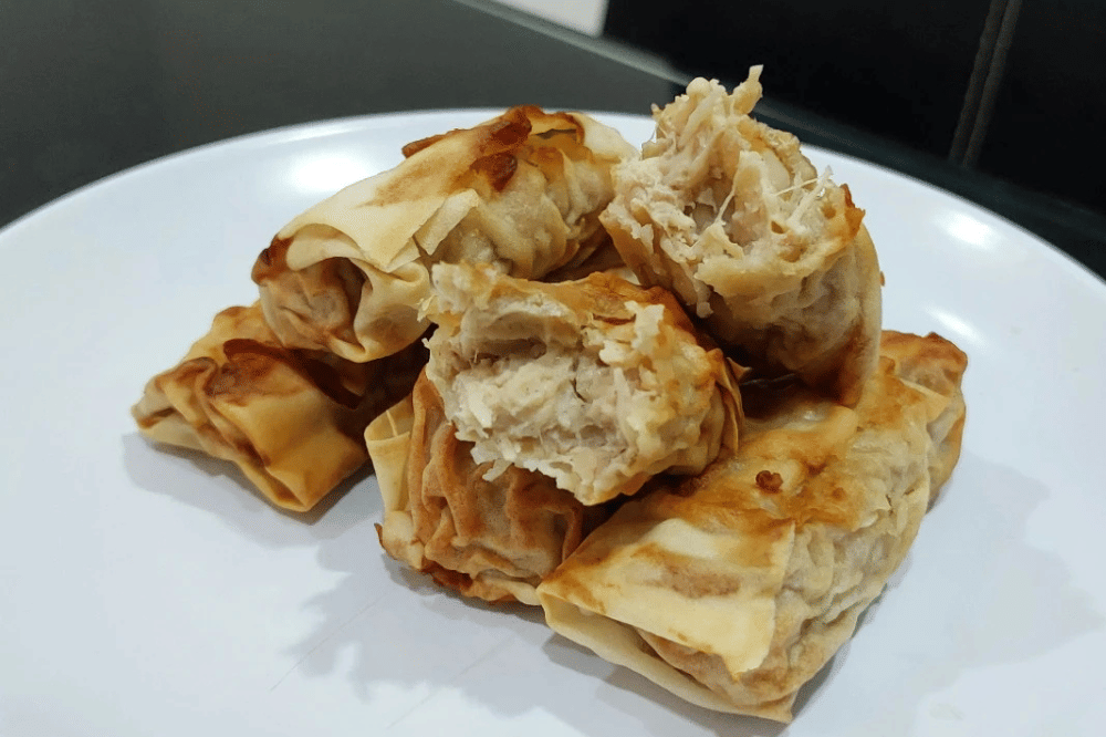 Chicken & shrimp spring rolls.png