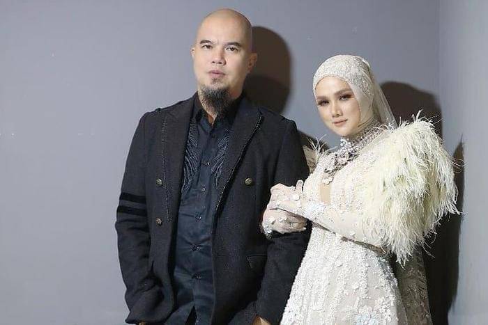 Kisah Cinta Mulan Jameela dan Ahmad Dhani 