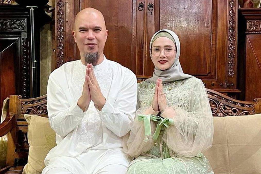 Kisah Cinta Mulan Jameela dan Ahmad Dhani 