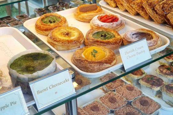 9 Toko Kue Malang Terdekat, Cita Rasa Modern hingga Warisan Belanda