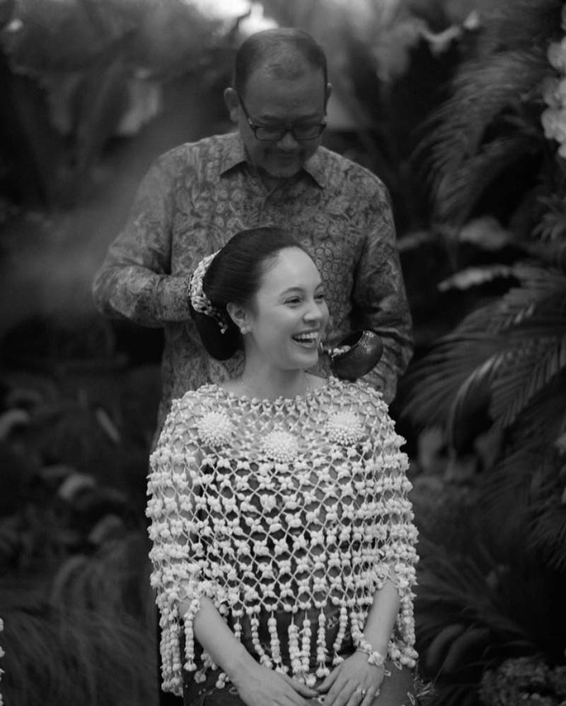 Foto Mitoni 7 Bulan Anggika Bolsterli