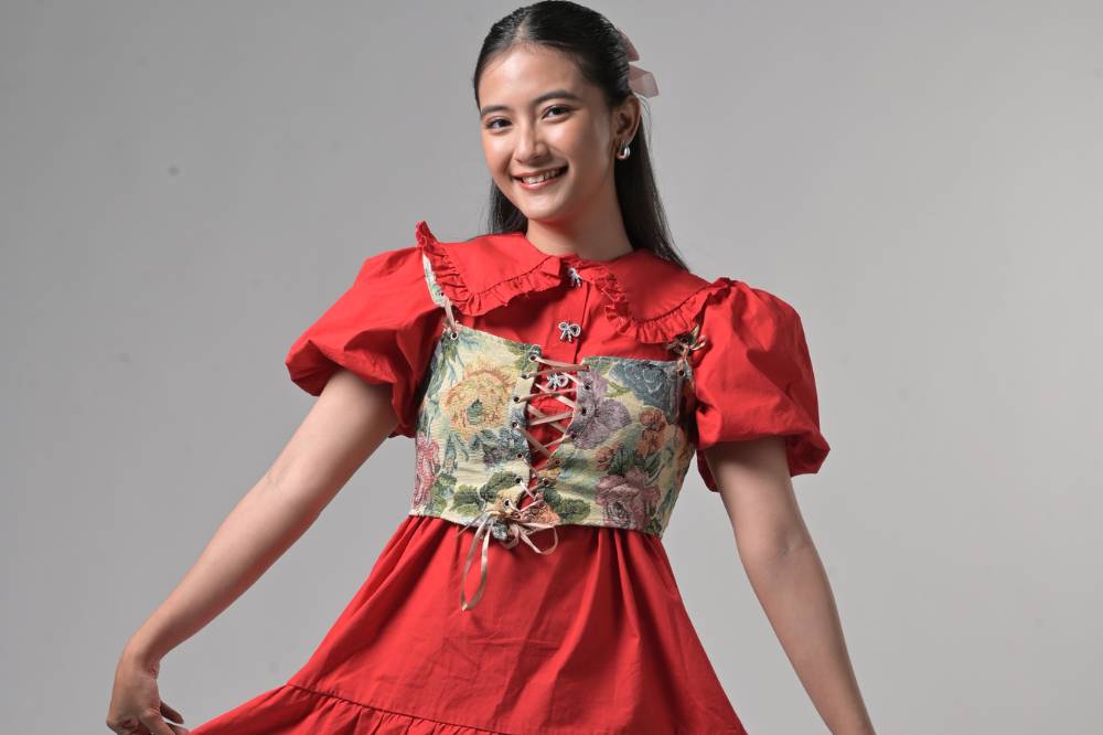 Jinan Safa eks JKT48 Jadi Cewek Manja di Film Tak Ingin Usai di Sini