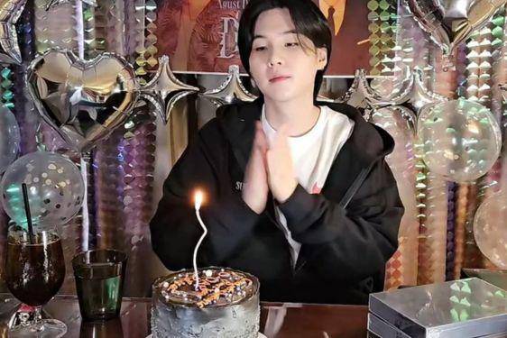 10 Foto Transformasi Suga BTS, Dulu Polos Kini Penuh Aura! 9.jpg