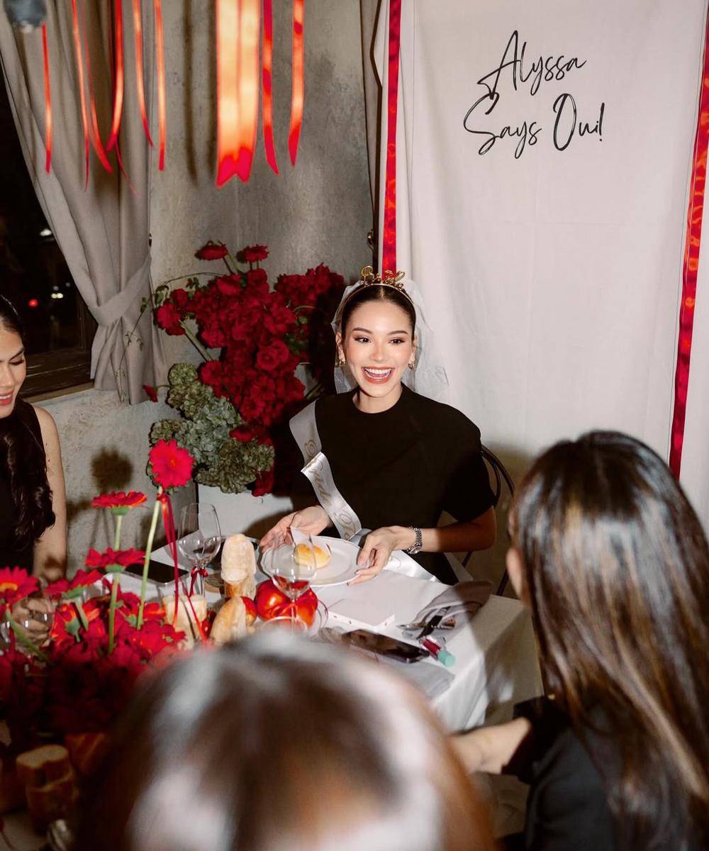 Gaya Fashion Alyssa Daguise saat Bridal Shower 3.jpg