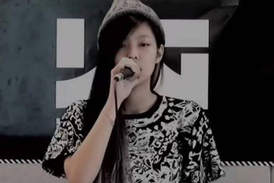 10 Foto Transformasi Jennie BLACKPINK, Gayanya Selalu Standout! 7.jpg