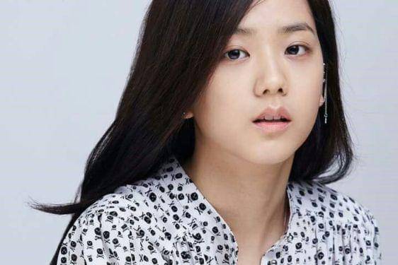 10 Foto Transformasi Jisoo BLACKPINK, Look-nya Nggak Pernah Gagal! 6.jpg