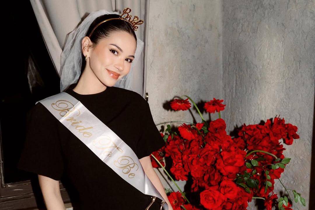 Gaya Fashion Alyssa Daguise saat Bridal Shower.jpg