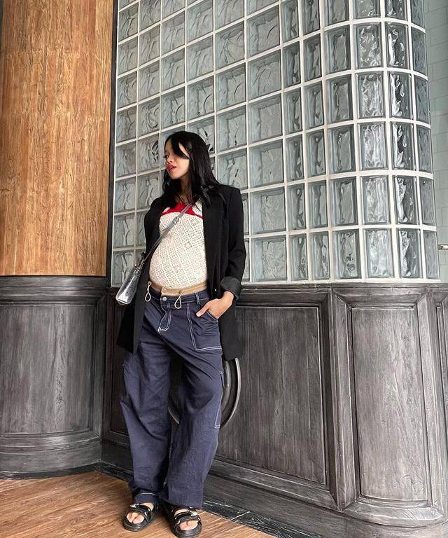 Foto OOTD Artis saat Hamil 7.jpg