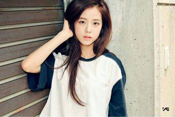 10 Foto Transformasi Jisoo BLACKPINK, Look-nya Nggak Pernah Gagal! 7.jpg