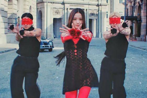 10 Foto Transformasi Jisoo BLACKPINK, Look-nya Nggak Pernah Gagal! 11.jpg