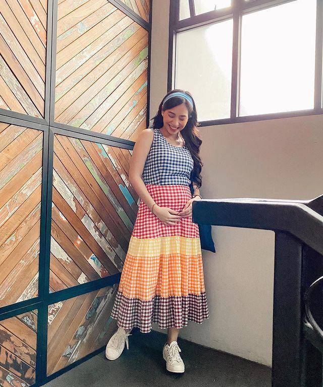 Foto OOTD Artis saat Hamil 9.jpg