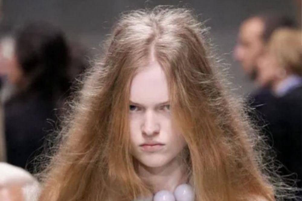 Depressed Hair Jadi Pusat Perhatian di Runway Milan, Menarik!
