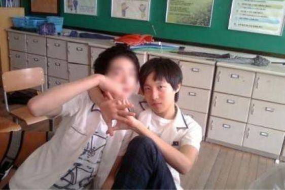 10 Transformasi J-Hope BTS, Senyumnya Nggak Berubah dari Kecil 4.jpg