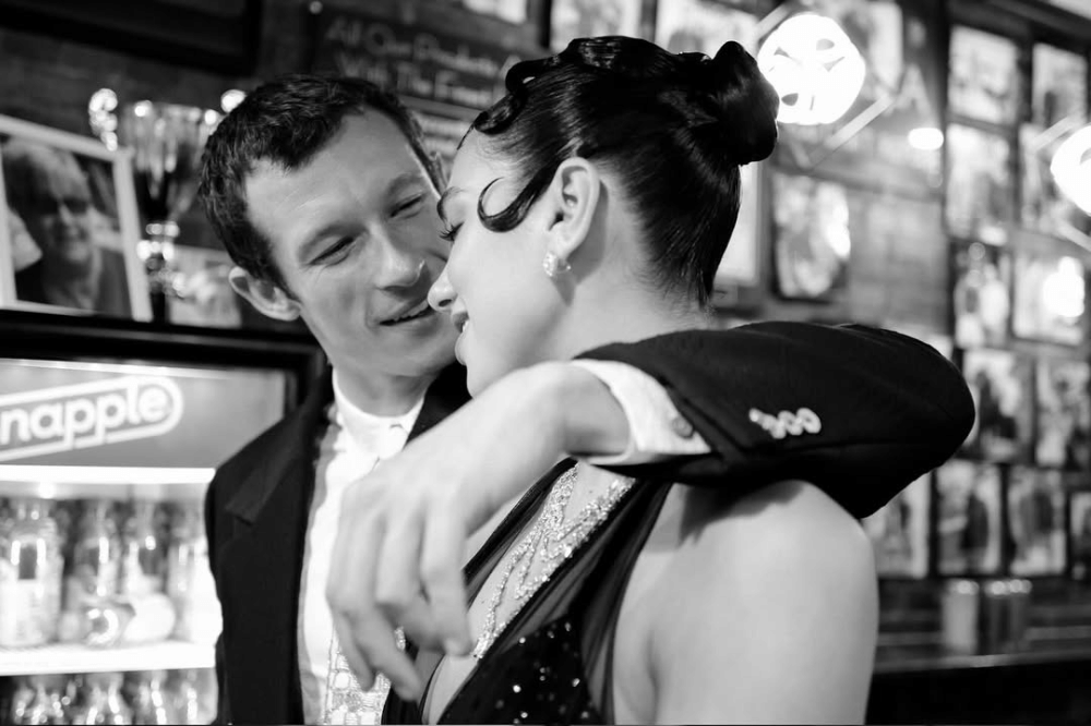 Callum Turner dan Dua Lipa