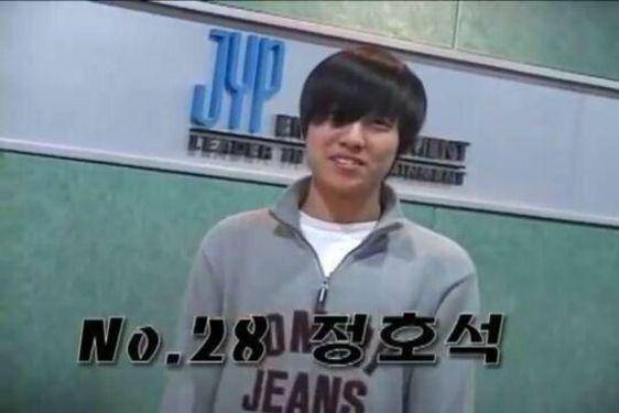 10 Transformasi J-Hope BTS, Senyumnya Nggak Berubah dari Kecil 6.jpg