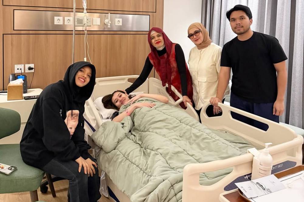 Momen Reza Artamevia dan Geni Faruk temani Aaliyah saat persalinan.png