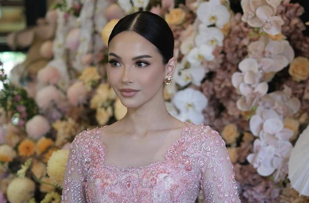 Pesona Alyssa Daguise saat Siraman, Tampil Flawless dengan Kebaya Pink