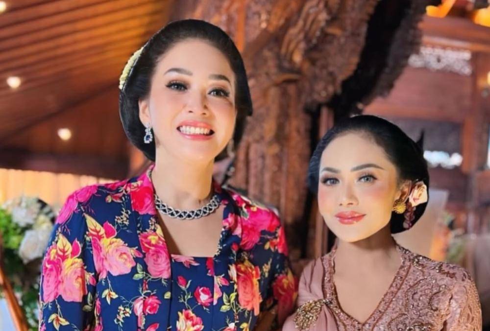 Pesona Maia Estianty di Siraman Al Ghazali,  Intip Detail Makeup hingga Kebaya 