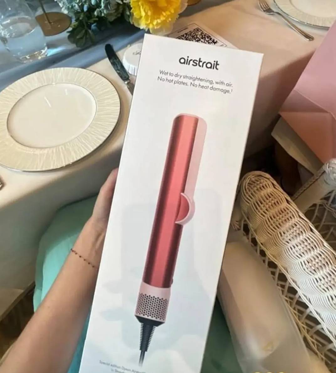 Souvenir dari bridal brunch Alyssa Daguise